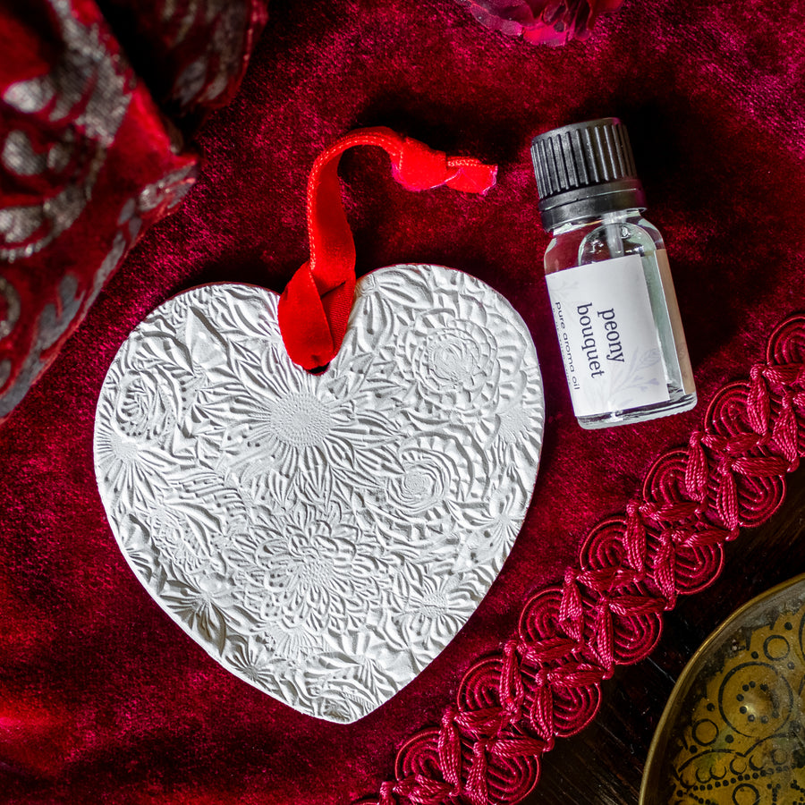 Summerlands Hall Clay Heart Scented Diffuser And 10ml Fragrance Oil